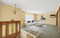 8 Ricky Lane, Poughkeepsie, NY 12601