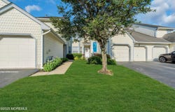 127 Evergreen Court, Freehold, NJ 07728