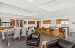 404 E College St, IowaCity, IA 52240