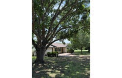 405 Lynch ST, Smithville, TX 78957