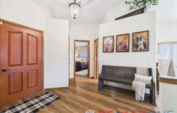 1702 Grandview Drive E, Garden City, KS 67846