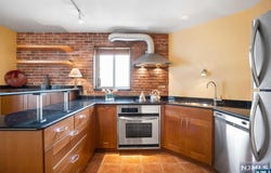 1055 River Road 905, Edgewater, NJ 07020