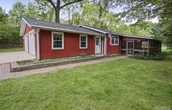26302 Elsah Hills Drive, Dow, IL 62022