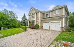 65 Overlook Rdg, Oakland Boro, NJ 07436-2362
