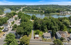 138-r High St, Danvers, MA 01923