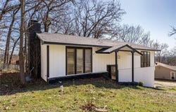 1106  N 21st  ST, Van Buren, AR 72956