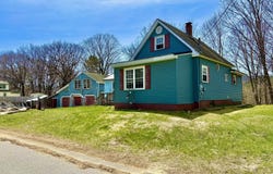 97 Middle Avenue, Mexico, ME 04257
