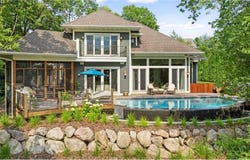 15 Queensland Lane N, Plymouth, MN 55447