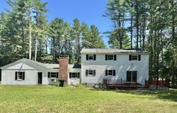 7 Lyn Court, Raymond, ME 04071