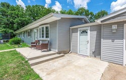 794 Robinhood Drive, Aurora, OH 44202