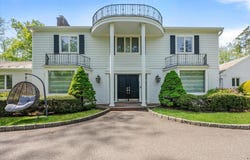22 Channel Drive, Great Neck, NY 11024