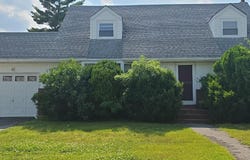 80 Elmwood Street, Plainview, NY 11803