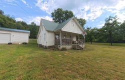 990 White Oak Road Road, Irvine, KY 40336