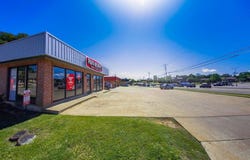 2705 Lamar Avenue, Paris, TX 75460