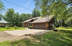 2488 239th Street, New Hampton, IA 50659