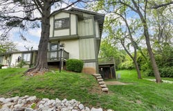 11148 Whispering Oaks Drive, St Louis, MO 63136