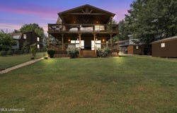 1207 N Thunderbird Drive, Hernando, MS 38632