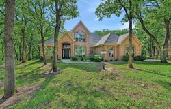 1090 Riley Road, Whitesboro, TX 76273
