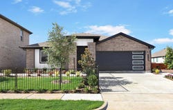 2402 APEX AVE, Grand Prairie, TX 75052