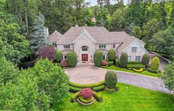 2 Red Oak, Holmdel, NJ 07733