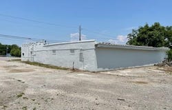 1930  N College  AVE, Fayetteville, AR 72703