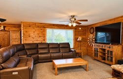 21450 490th Street, Chariton, IA 50049