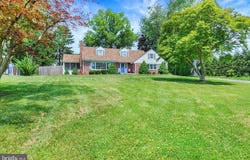 29 MAPLE Road, YORK, PA 17403