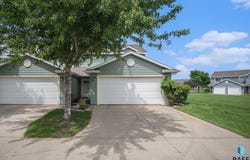 5300 W Sourwood Pl, Sioux Falls, SD 57107-0300