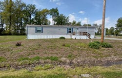 414 Young Dr, Geff, IL 62842