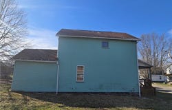 1131 Hamilton Ave, Farrell, PA 16121
