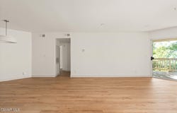 697 Sutton Crest Trail, Oak Park, CA 91377