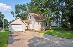 1427 Baxter Avenue N, Glencoe, MN 55336