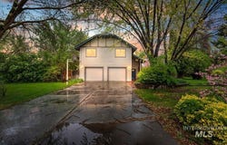 832 W Hialeah Dr, Eagle, ID 83616