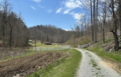 1327 Fraley Branch Road, Grayson, KY 41143