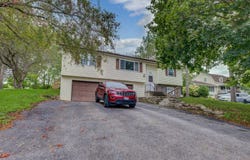 47 Yost St, Johnstown, NY 12095