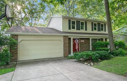 1846 Forest Edge Drive, Mishawaka, IN 46544-6733