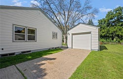 225 10th Avenue N, South Saint Paul, MN 55075