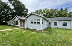 800 E Broadway Avenue, Fairfield, IA 52556