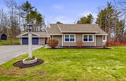 16 Robinson Gardens, Lewiston, ME 04240