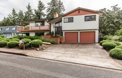 3985 UNIVERSITY St, Eugene, OR 97405