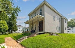 914 N 8Th Street, Burlington, IA 52601