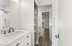 2300 TWELVE OAKS Drive unit: B4, Orange Park, FL 32065