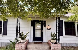 207 W Houston, Refugio, TX 78377