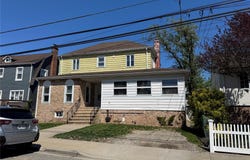 679 S Bayview Avenue, Freeport, NY 11520
