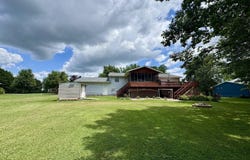 11161 Iroquois Road, Burlington, IA 52601