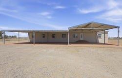 19 Saint Thomas Avenue, Los Lunas, NM 87031
