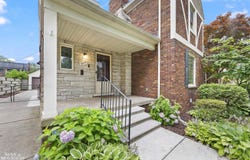 309 Merriweather, Grosse Pointe Farms, MI 48236