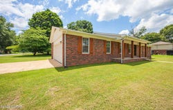 102 Fox Ridge Road, Jackson, TN 38305