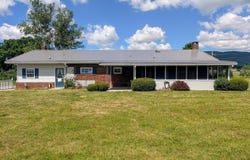 200 Jacks Corner Road, Hopewell, PA 16650