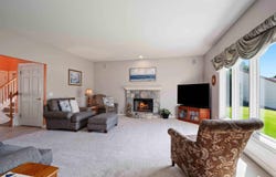 1106 Woodland Xing, Fort Wayne, IN 46825